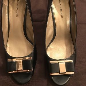 Bandolino peep toe wedge